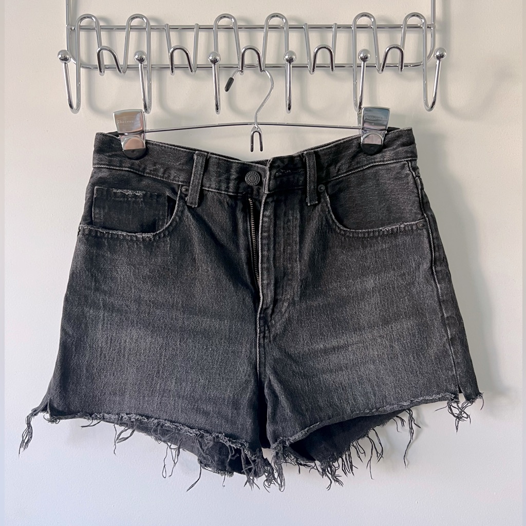 Uniqlo Black High Rise Shorts, Size 26